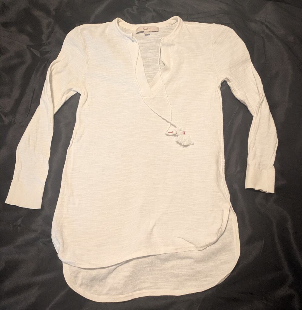 Loft Ann Taylor White Long Sleeve Top With Stringed V Neck XS